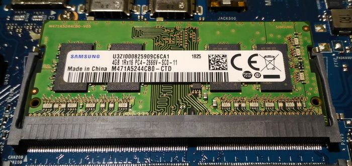 Модуль оперативной памяти в ноутбуке HP - Samsung 4gb 1Rx16 PC4-2666V-SCO-11